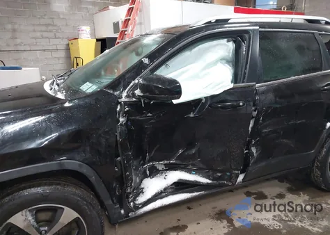 2019 Jeep Cherokee Limited 4X4 z USA, uszkodzony, nr VIN 1C4PJMDX2KD351336